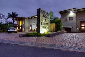Forest Lodge & Villas