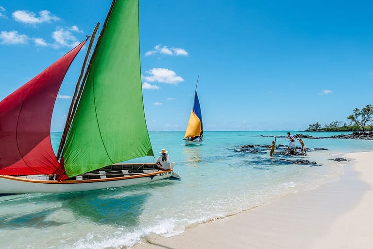 sail-boats-beach-mauritius-gate-to-africa
